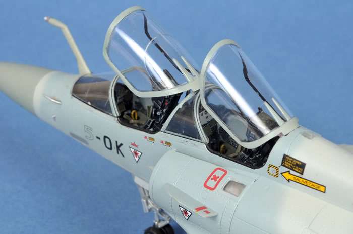The Mirage 2000 canopy is subtly blown and in 1 48 scale is not largely 