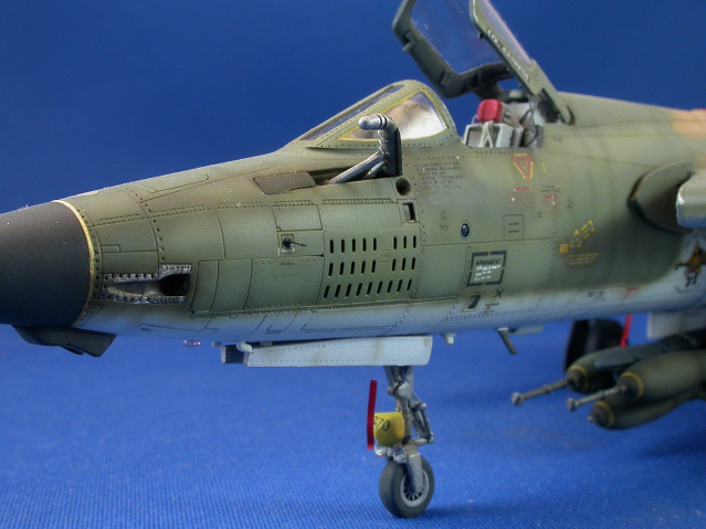 Trumpeter 1/72 Scale F-105d Thunderchief Kit 01617 for sale online 