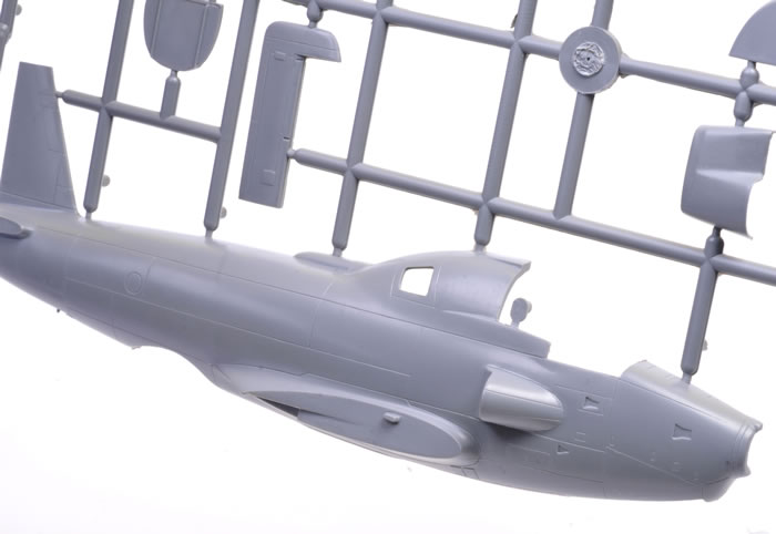 Azur serie FRROM 1/72 Breguet 1050 Alize 1G, ALM & ALH