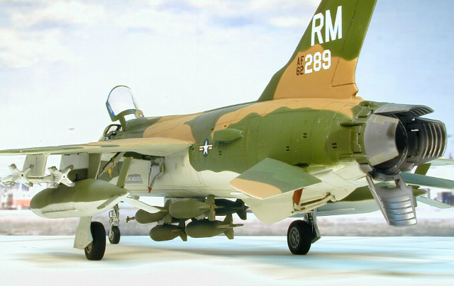 Republic F-105D Thunderchief by Fred List (Monogram 1/48)
