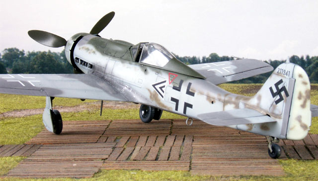 Focke-wulf Fw190 D-9 1:48 Plastic Model Kit TAMIYA 