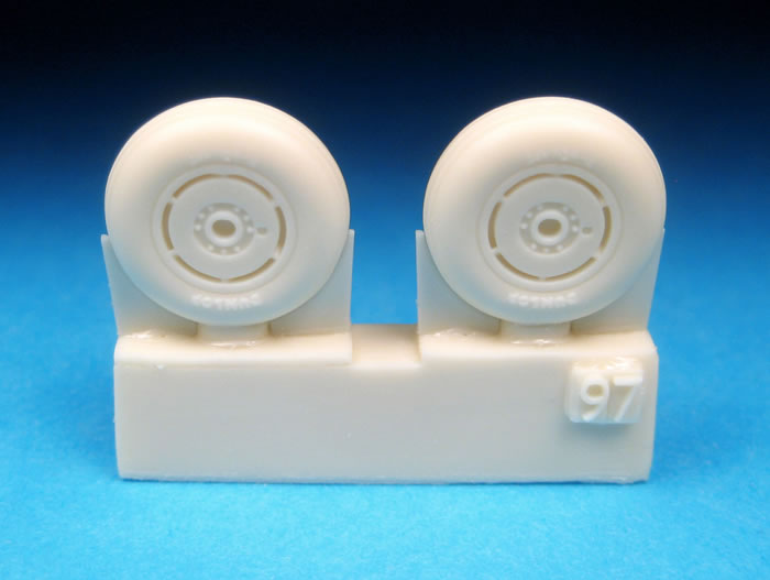 1/48 BarracudaCast Spitfire 3 Slot Wheels-Circumferential Tread BR48097 1/48 BarracudaCast Spitfire 3 Slot Wheels-Circumferential Tread BR48097