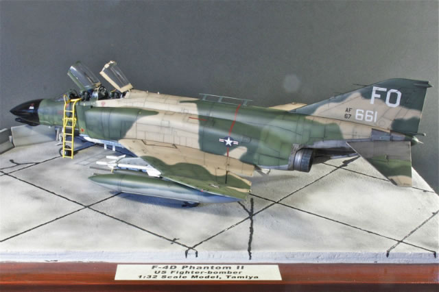 1/32 McDonnell F-4 C/D Phantom II