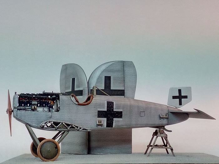 Luftwaffe MKGS Junkers J I court - WW I première allmetal Fighter 1/72 RODEN 