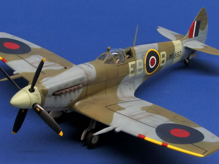 Tamiya Supermarine Spitfire Mk. I - 1:48 Scale % - Detail and Scale tail &  Scale